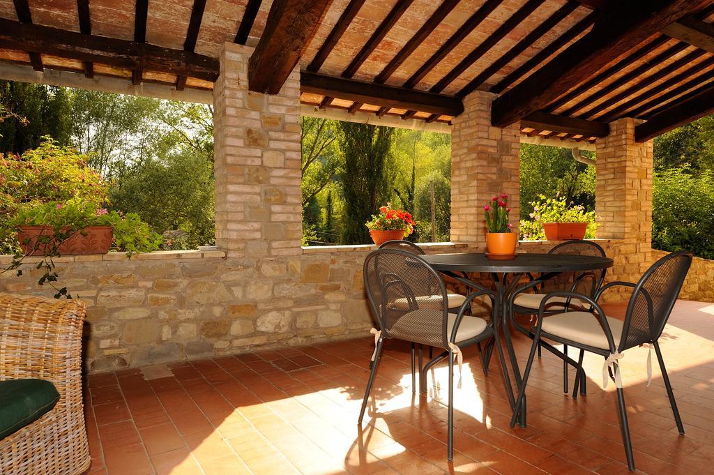 Gasthaus Le Querce Di Assisi Piano Delle Pieve Exterior foto